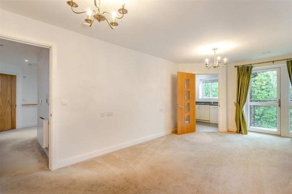 Property photo 3 of 39 8690831-Interior06.Jpg