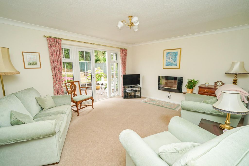 Property photo 2 of 23