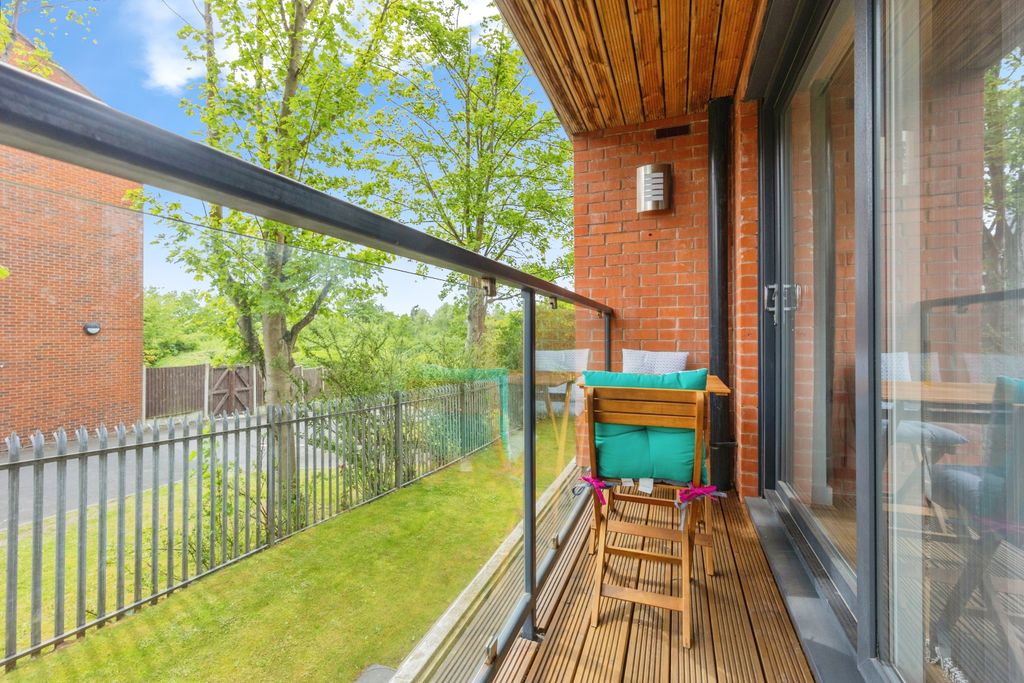 Property photo 3 of 19 Balcony