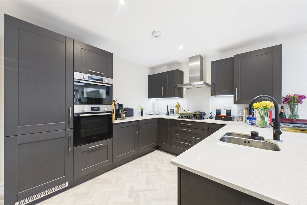 Property photo 2 of 15 Picture No. 10