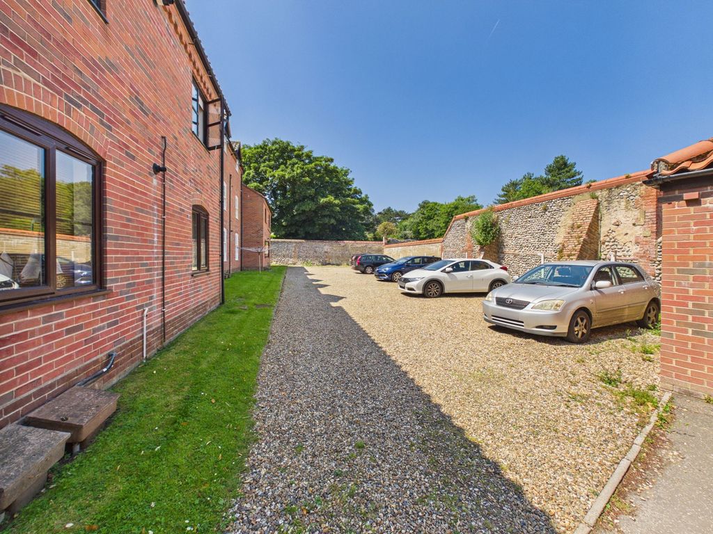 Property photo 2 of 8