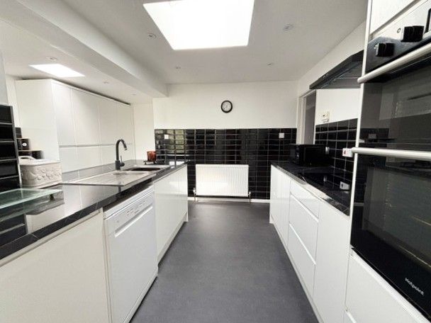 Property photo 2 of 16 Kitchen