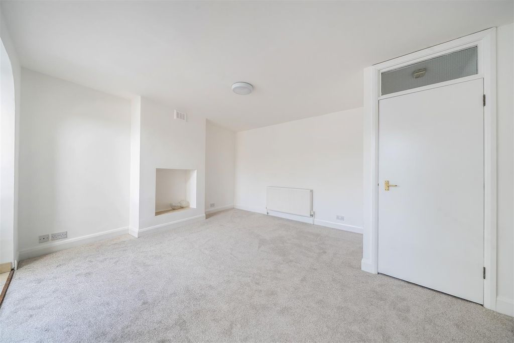 Property photo 3 of 13 1441561-2-69F14Be2628B0.Jpg