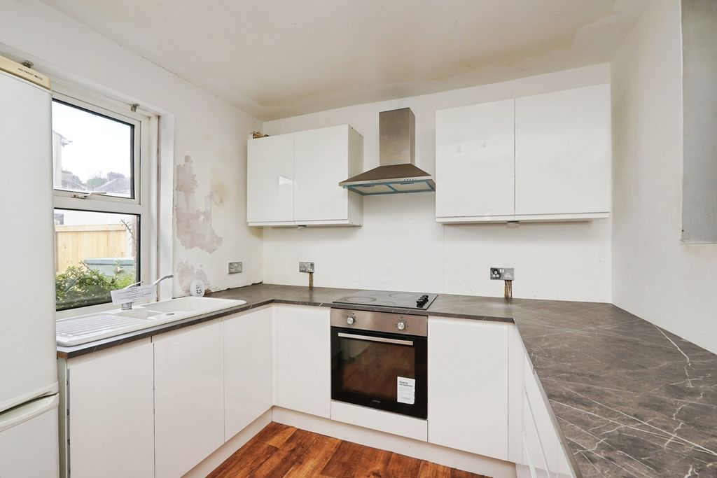 Property photo 3 of 11 Pbox-Img.Jpg