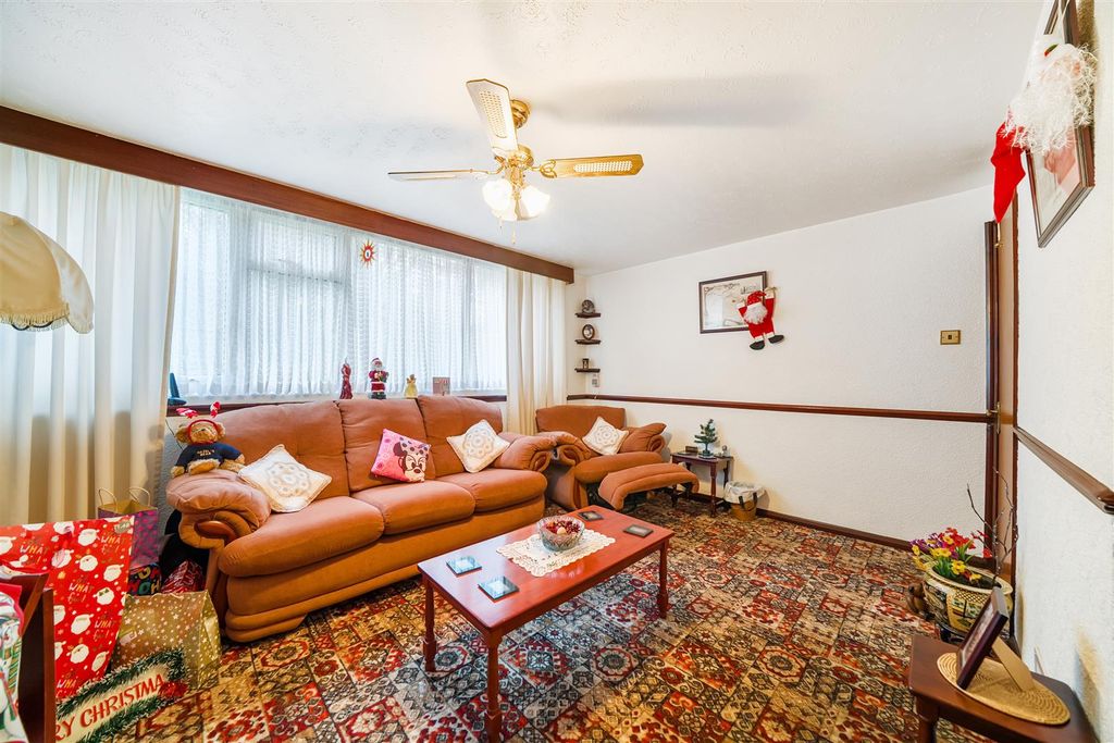 Property photo 2 of 17 1386606-1-69370B427Add0.Jpg