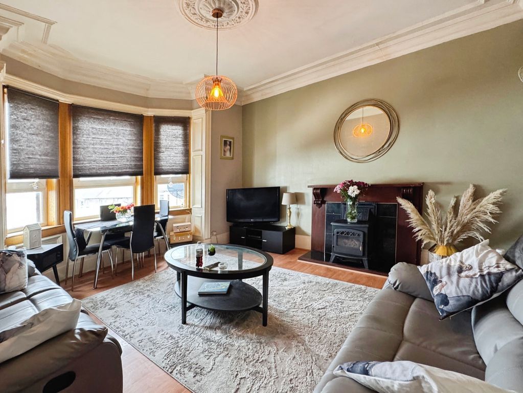 Property photo 2 of 13 Lounge
