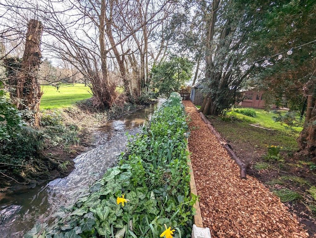 Property photo 2 of 30 Garden And Outhouses Shots (42).Jpg