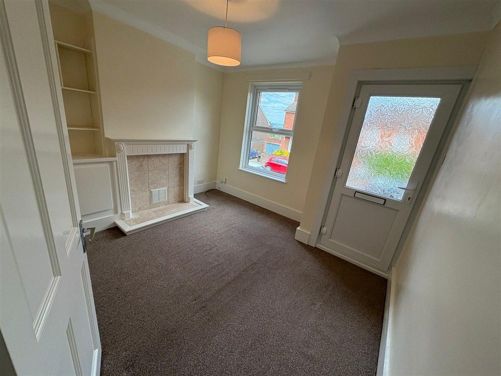 Property photo 1 of 11 Lounge