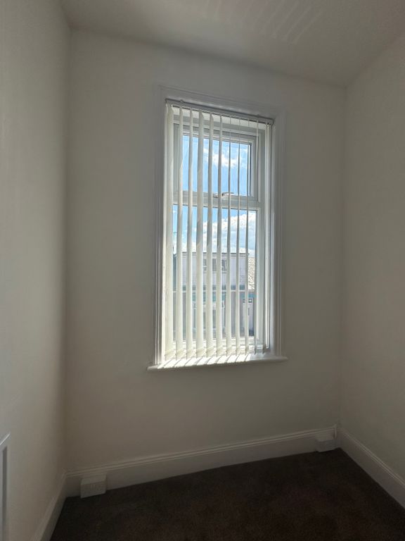 Property photo 2 of 33 Img_9497