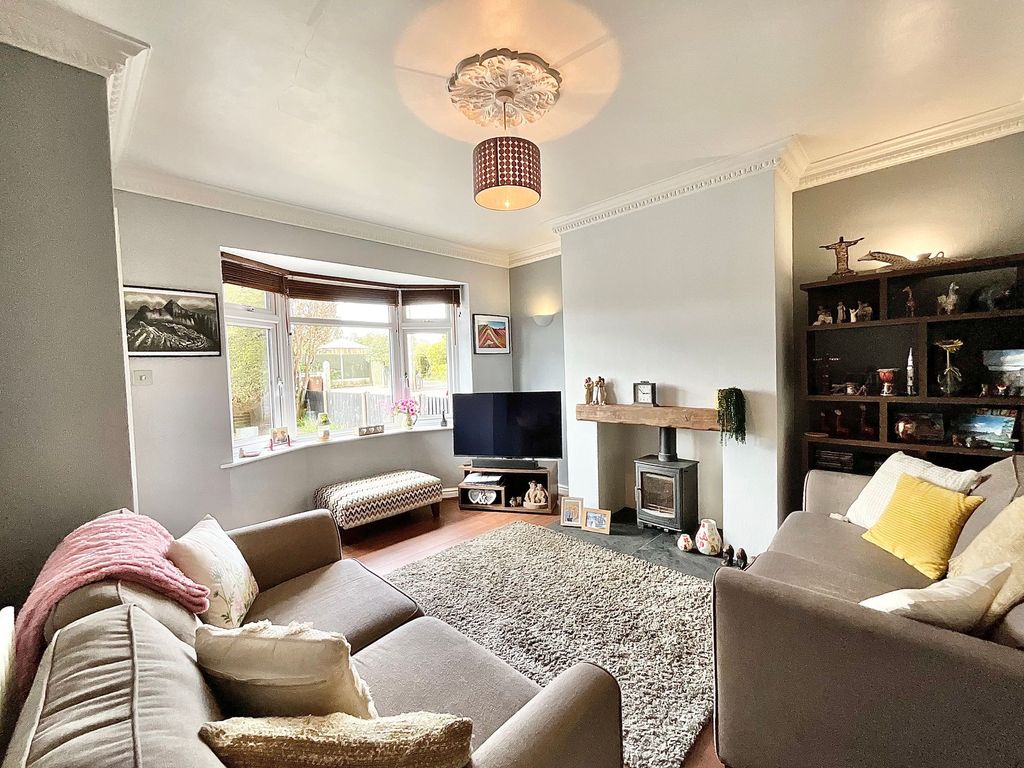 Property photo 2 of 25