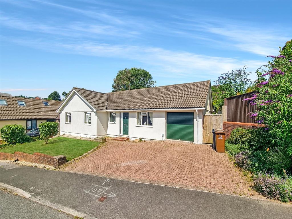 Property photo 1 of 18 75493.Jpg
