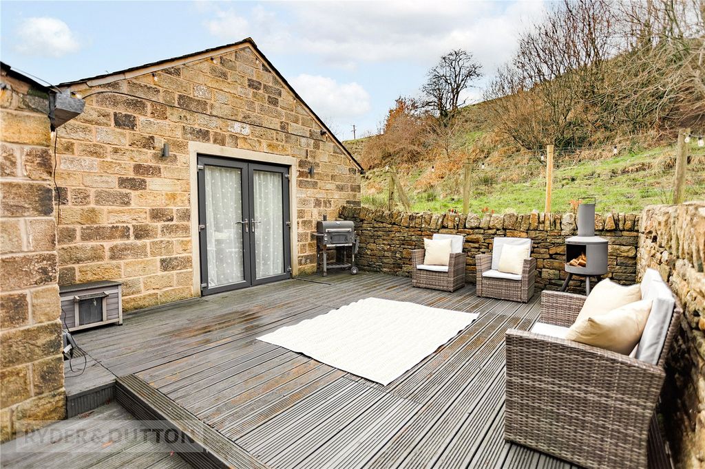 Property photo 2 of 22 Rear Garden