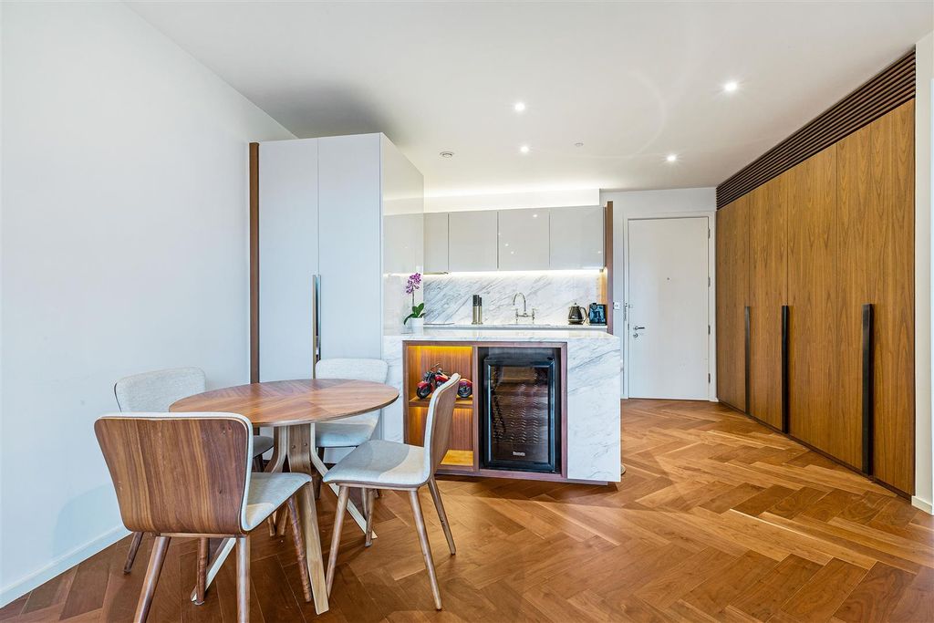 Property photo 2 of 20 Dining Area