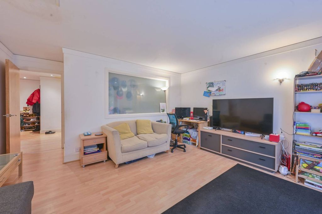 Property photo 2 of 10