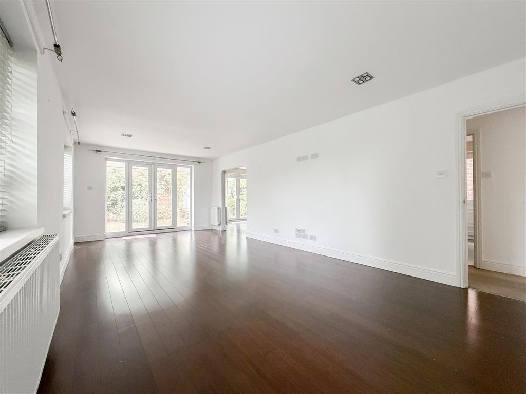 Property photo 3 of 29