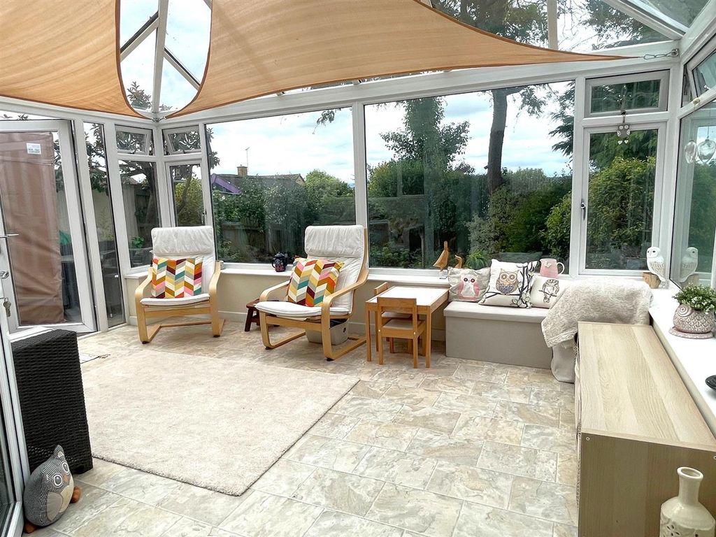 Property photo 3 of 19 Conservatory