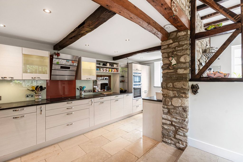 Property photo 3 of 52 Kitchen