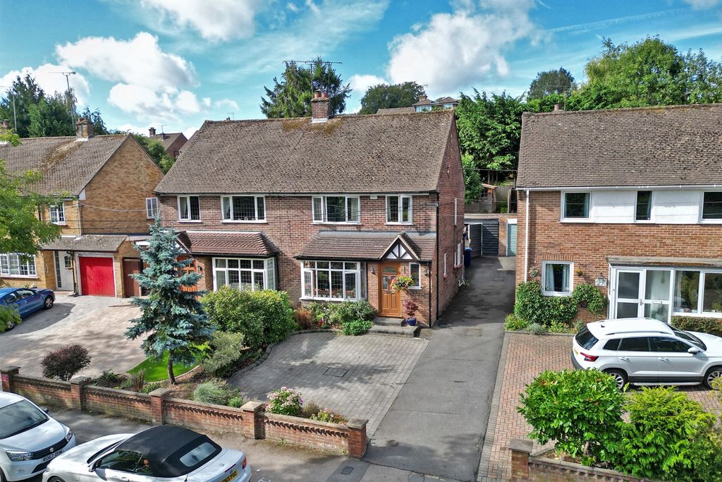 Property photo 1 of 10 4496990