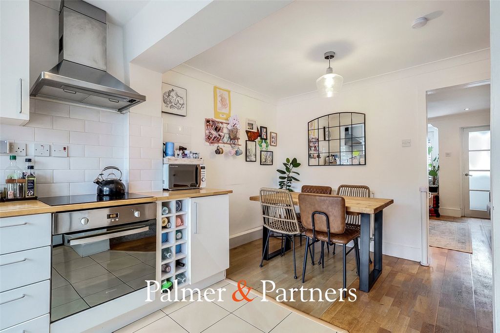 Property photo 2 of 16 Picture No. 12