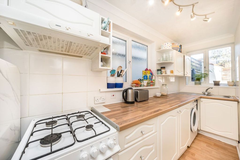 Property photo 3 of 6