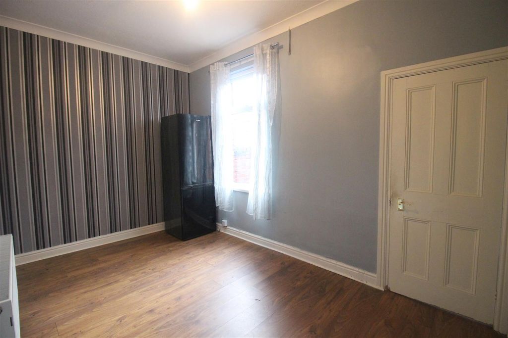 Property photo 3 of 6 Dining Room