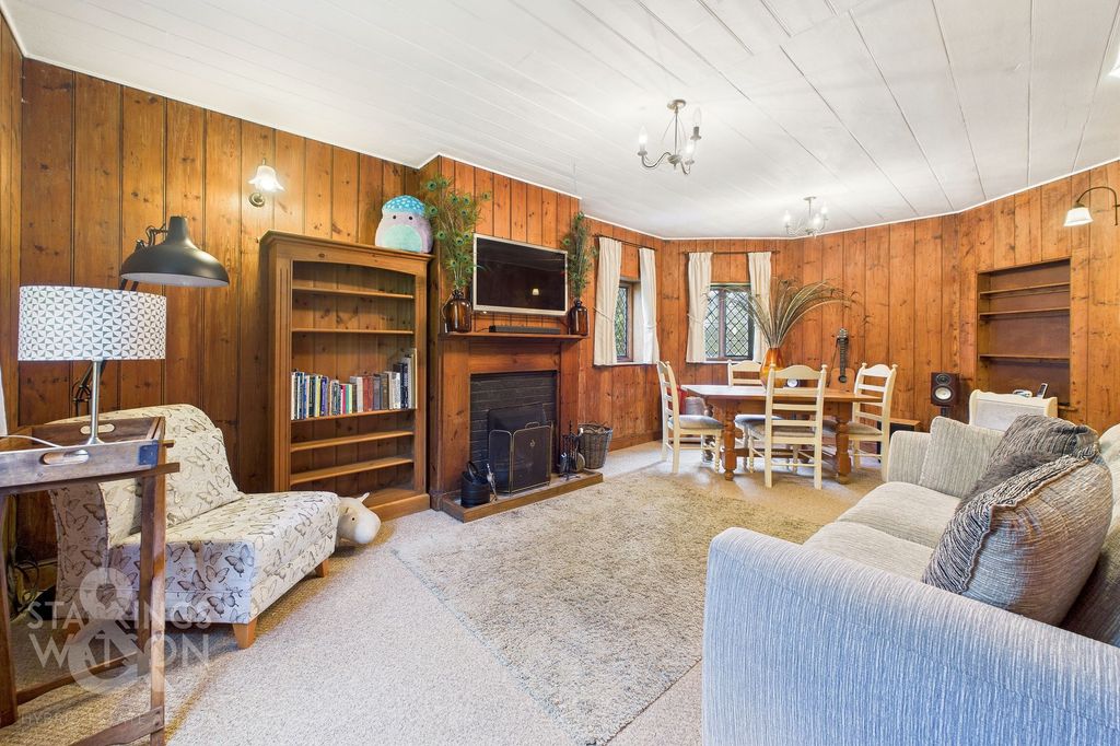 Property photo 2 of 18