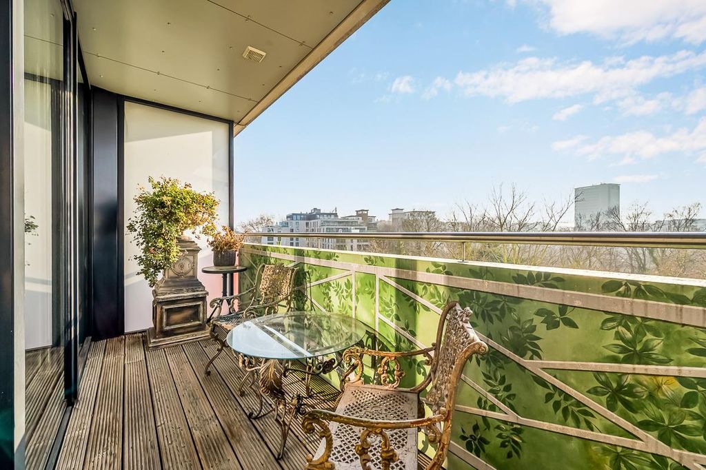 Property photo 1 of 14 59 Edmunds House-13.Jpg