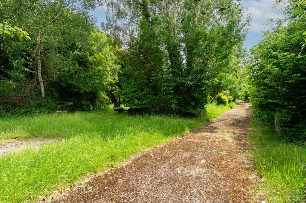 Property photo 3 of 24