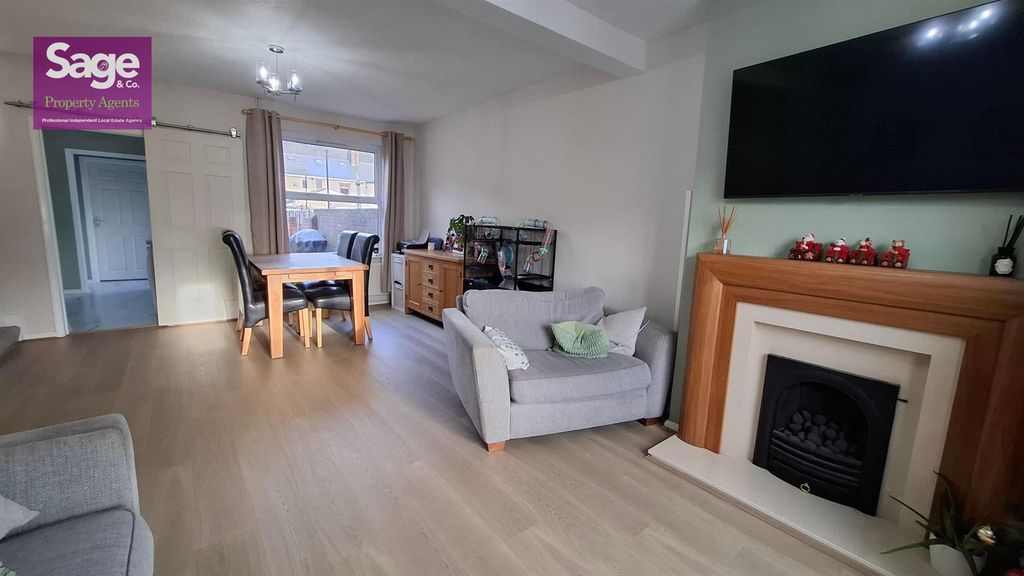 Property photo 3 of 26