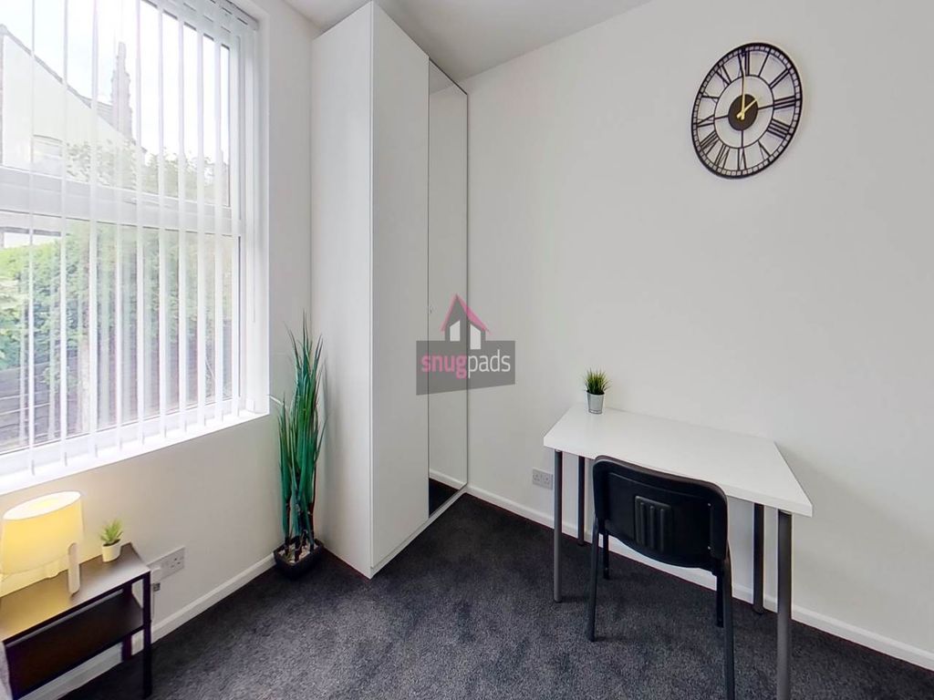 Property photo 3 of 9 c