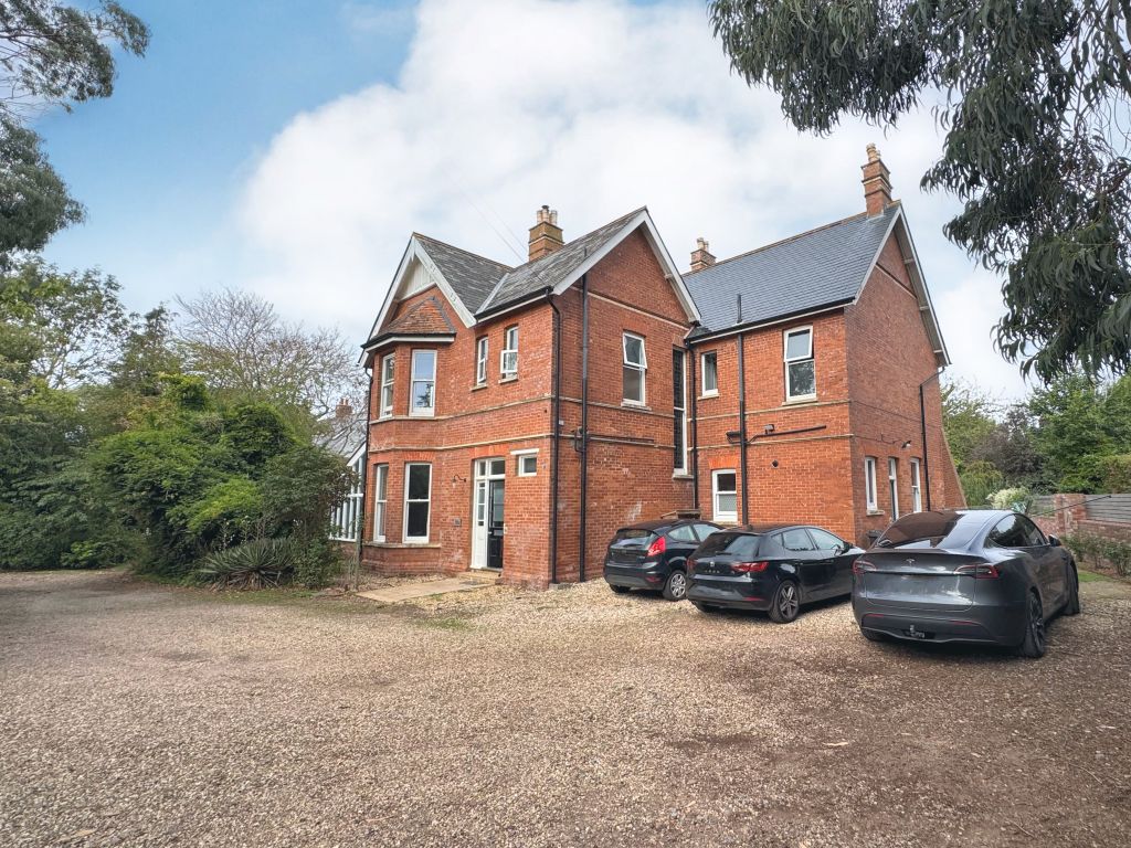 Property photo 3 of 33