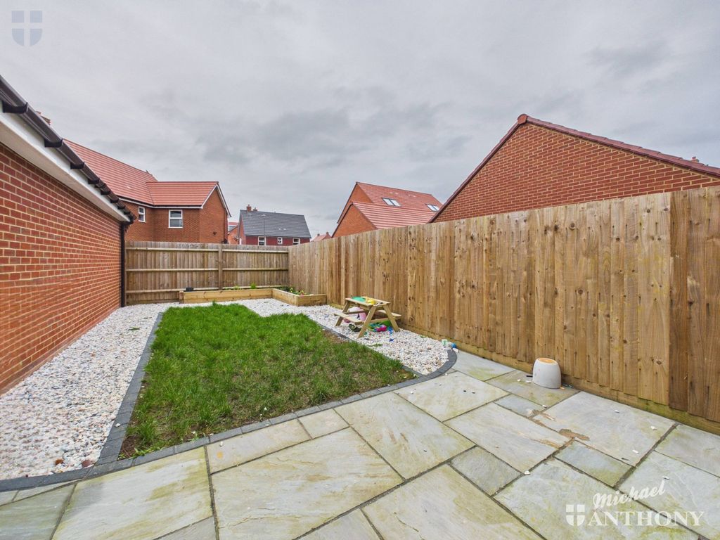 Property photo 3 of 22 E8Ad18F011124Ceb9Eca3A1Dea74Efe2_80_Cam03852G0-Pr0562-Still022