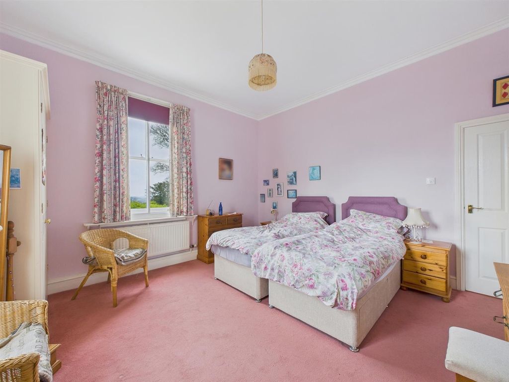 Property photo 2 of 24 Bed1B.Jpg