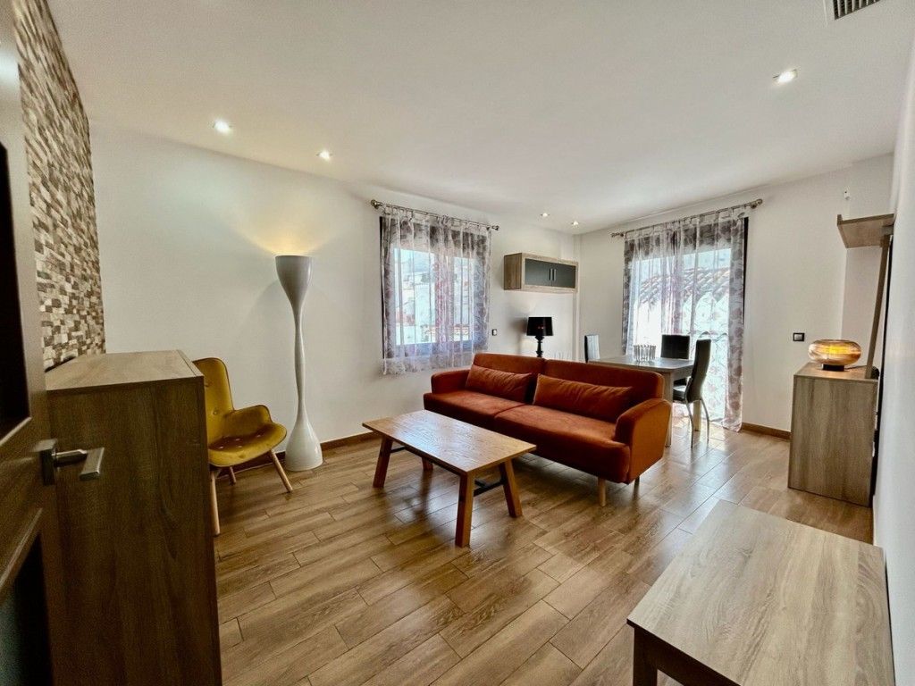Property photo 1 of 19 Living