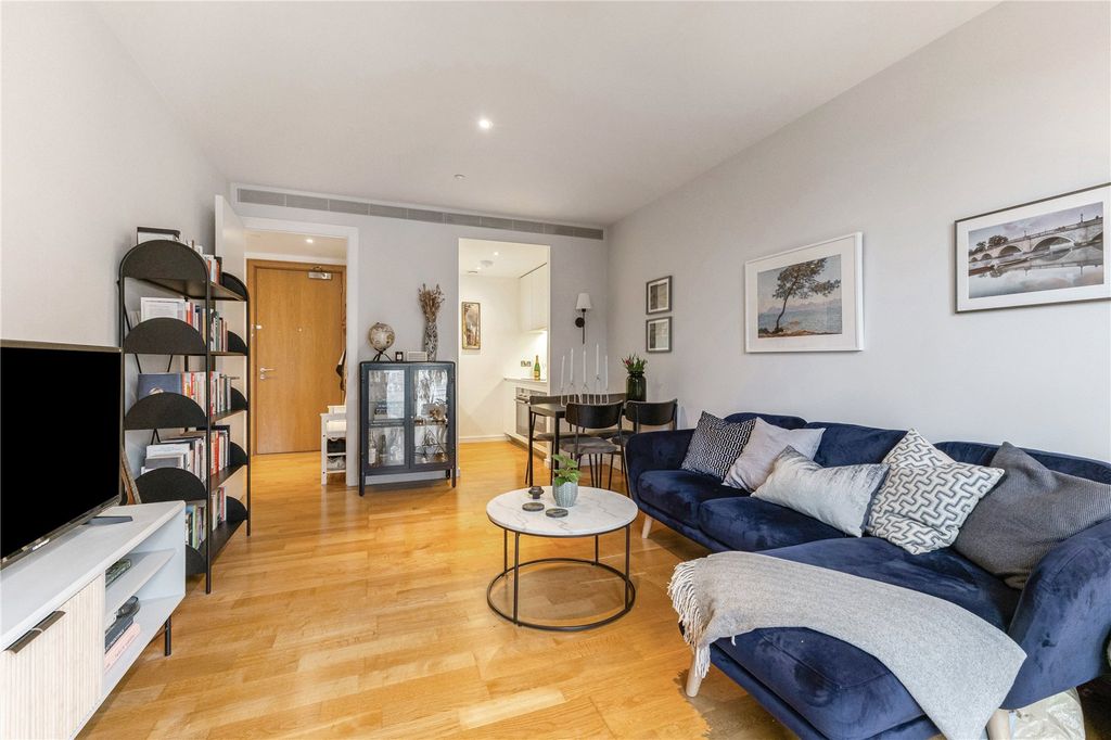 Property photo 2 of 17 Reception