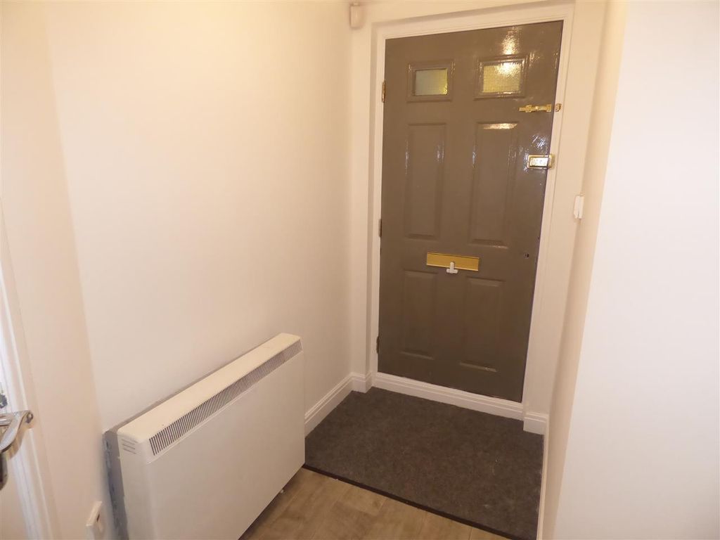 Property photo 2 of 13 Hall