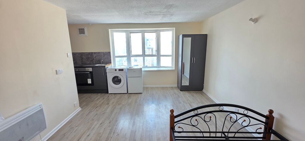 Property photo 2 of 7