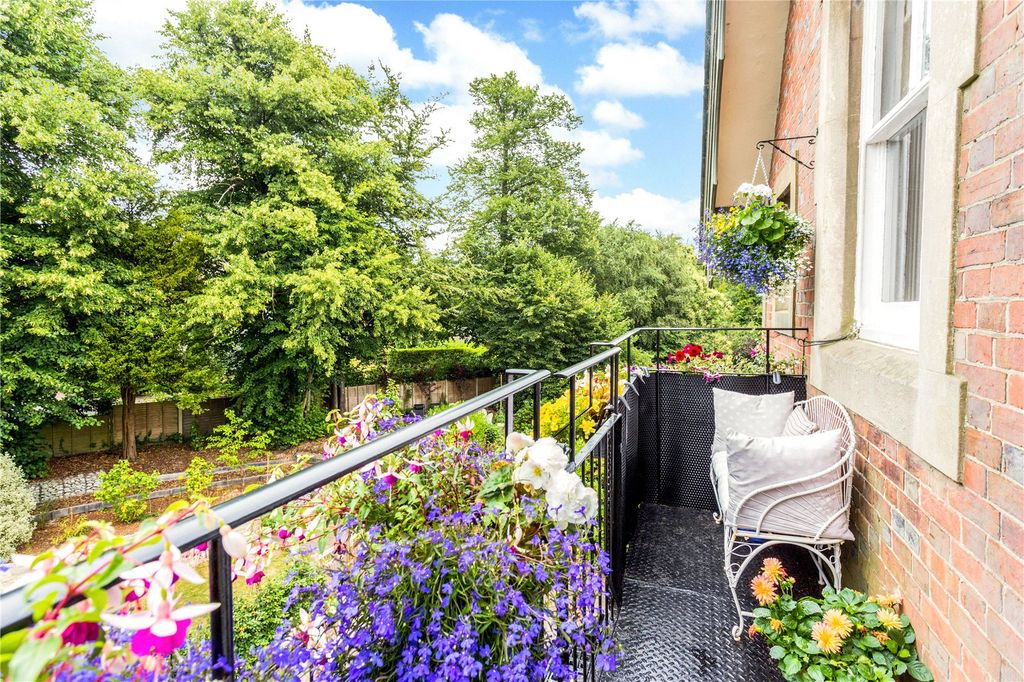 Property photo 3 of 17 Balcony