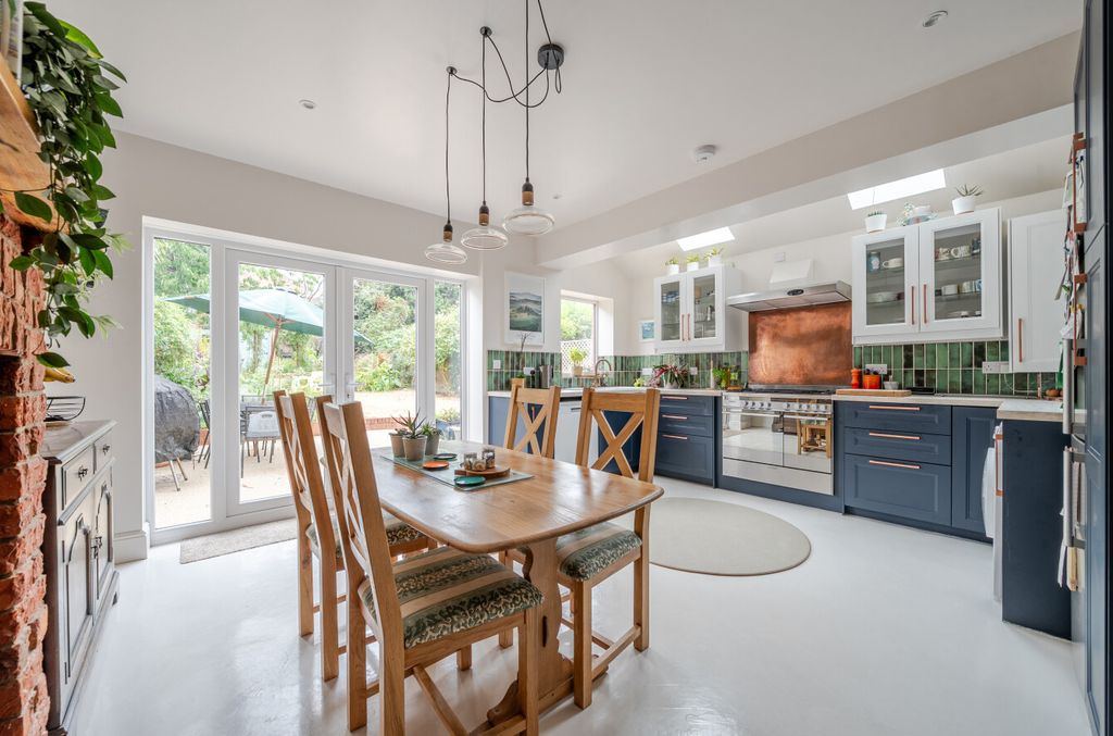 Property photo 2 of 16 1510564-26-1A015F...