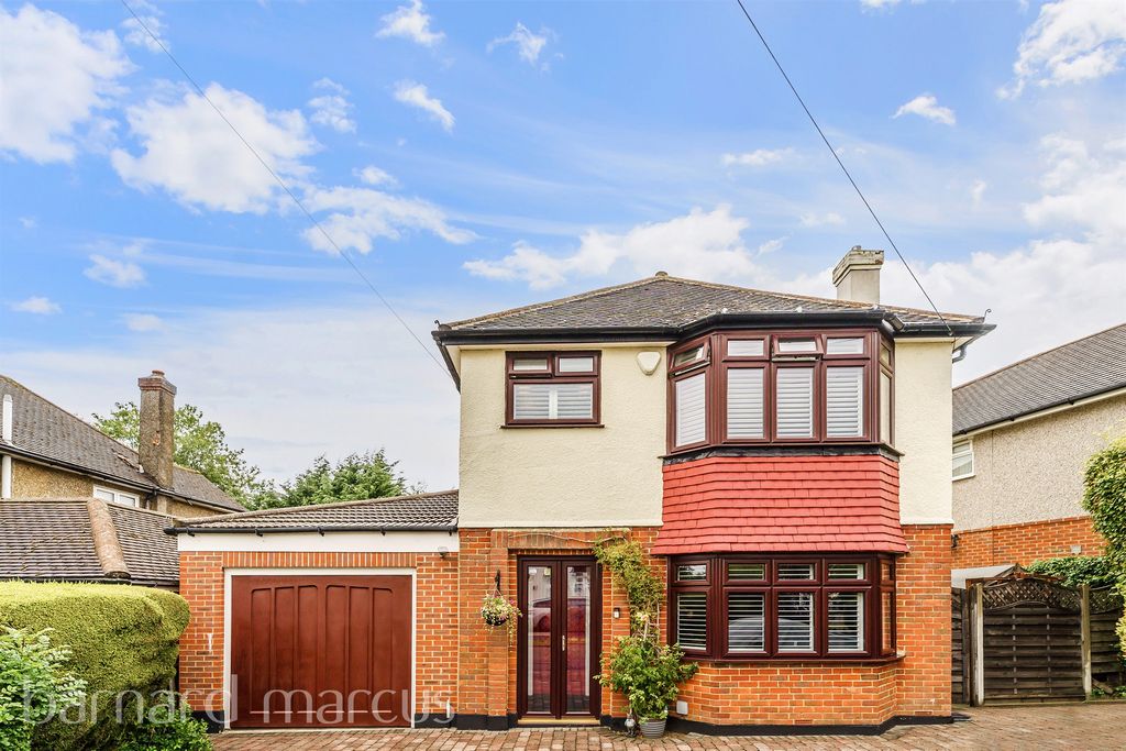 Property photo 1 of 18