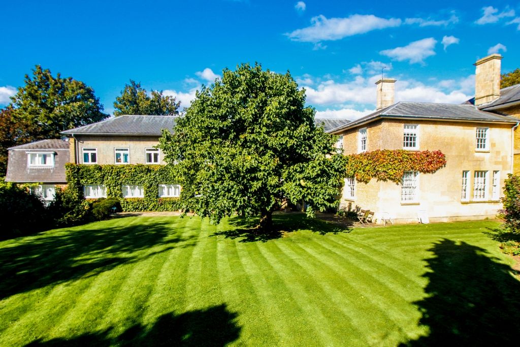 Property photo 2 of 8 21672