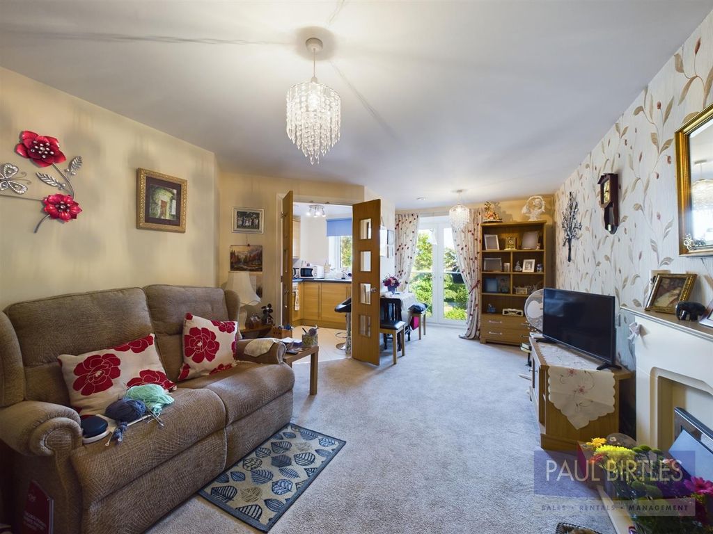 Property photo 3 of 14 Cam01301G0-Pr0511-Still004.Jpg
