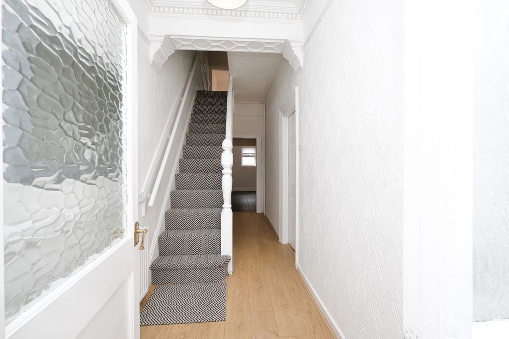 Property photo 2 of 20 Pbox-Img.Jpg