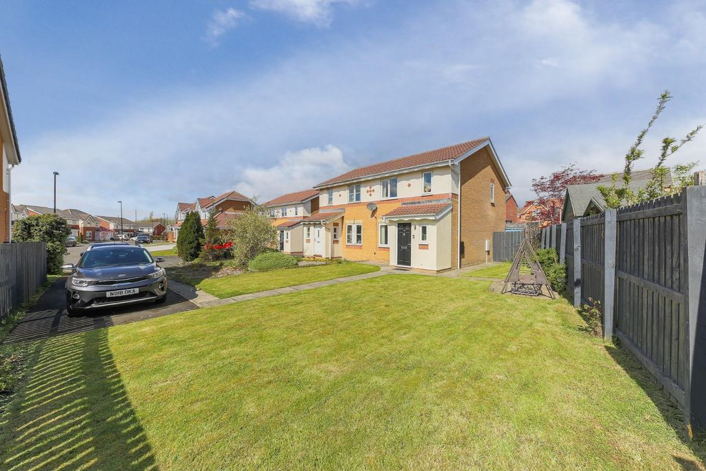 Property photo 2 of 17 External