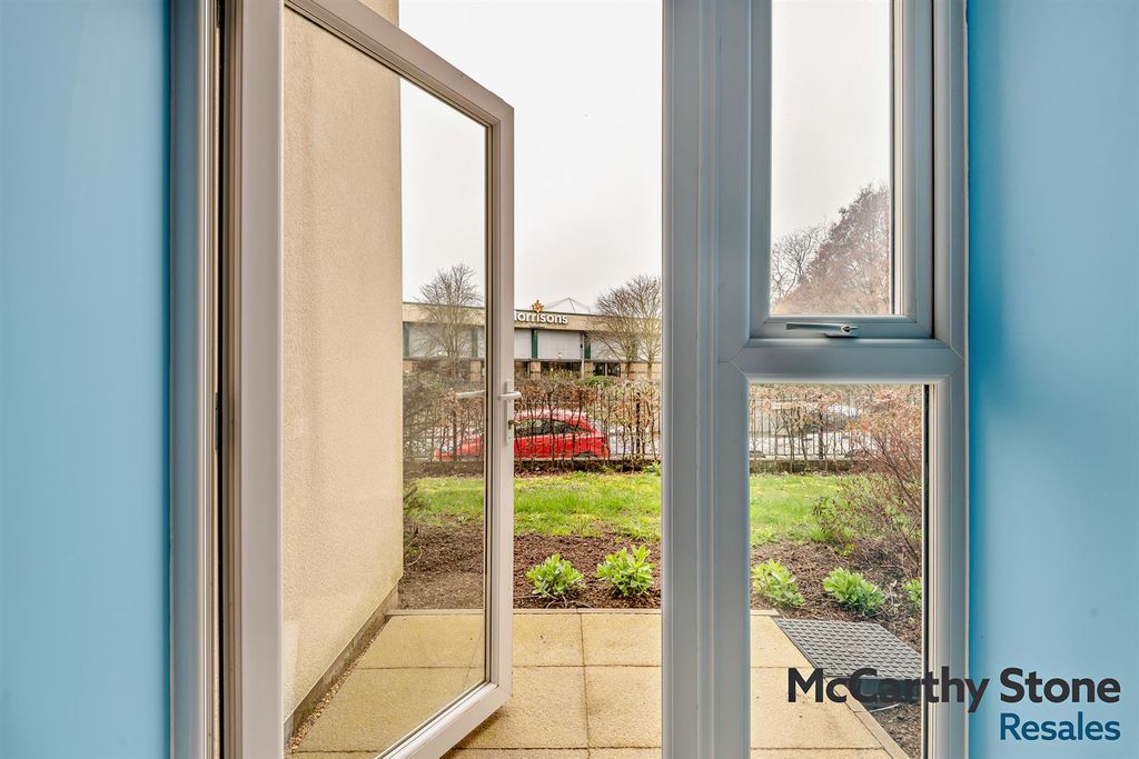 Property photo 3 of 24 8681467-Interior12-800.Jpg