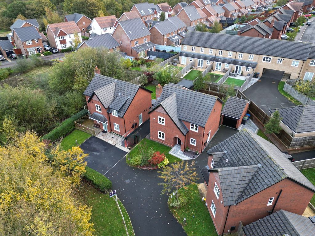 Property photo 1 of 32