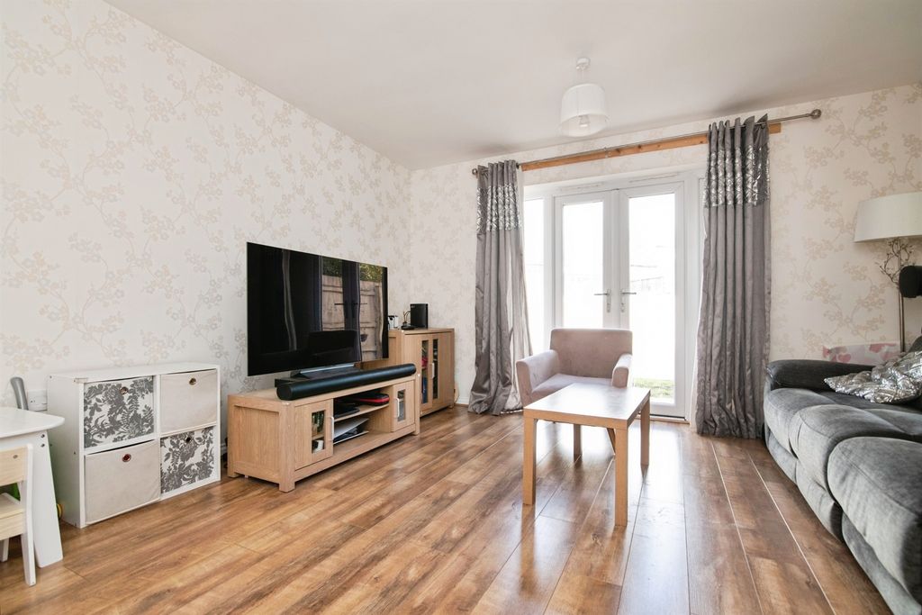 Property photo 3 of 17