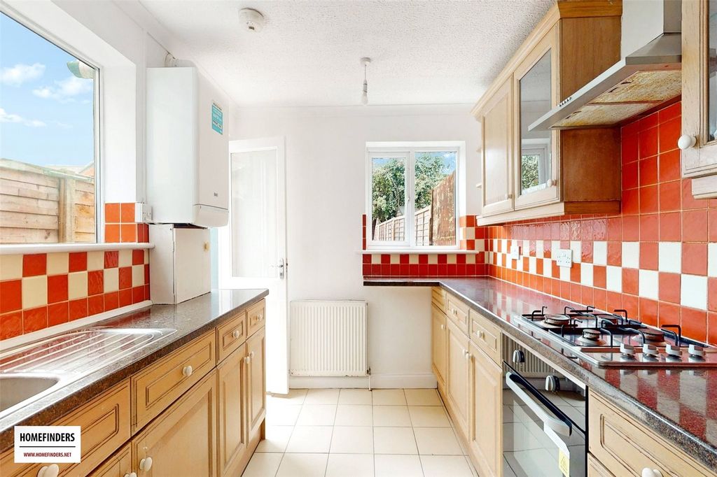Property photo 2 of 16 Picture No. 11