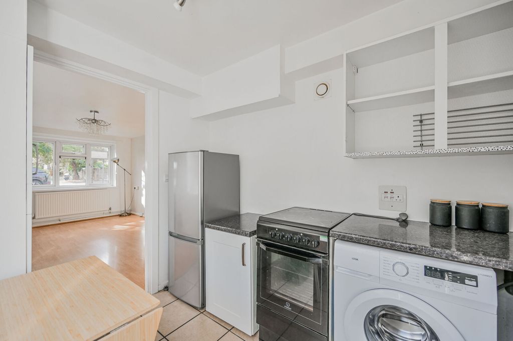 Property photo 3 of 10
