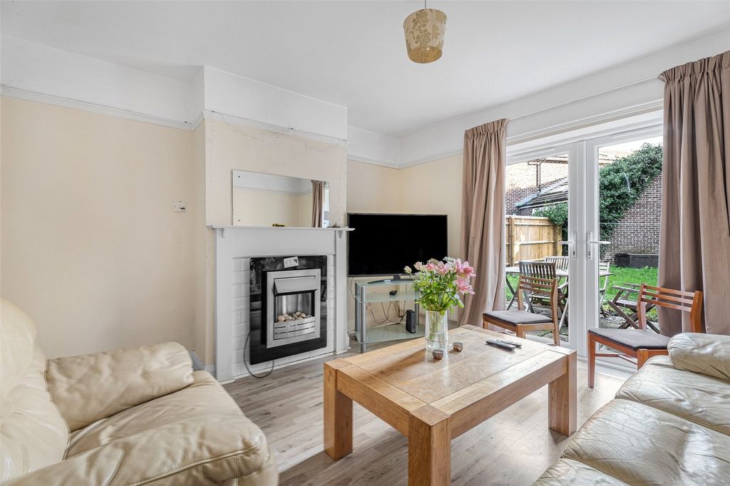 Property photo 3 of 15 Sitting Room